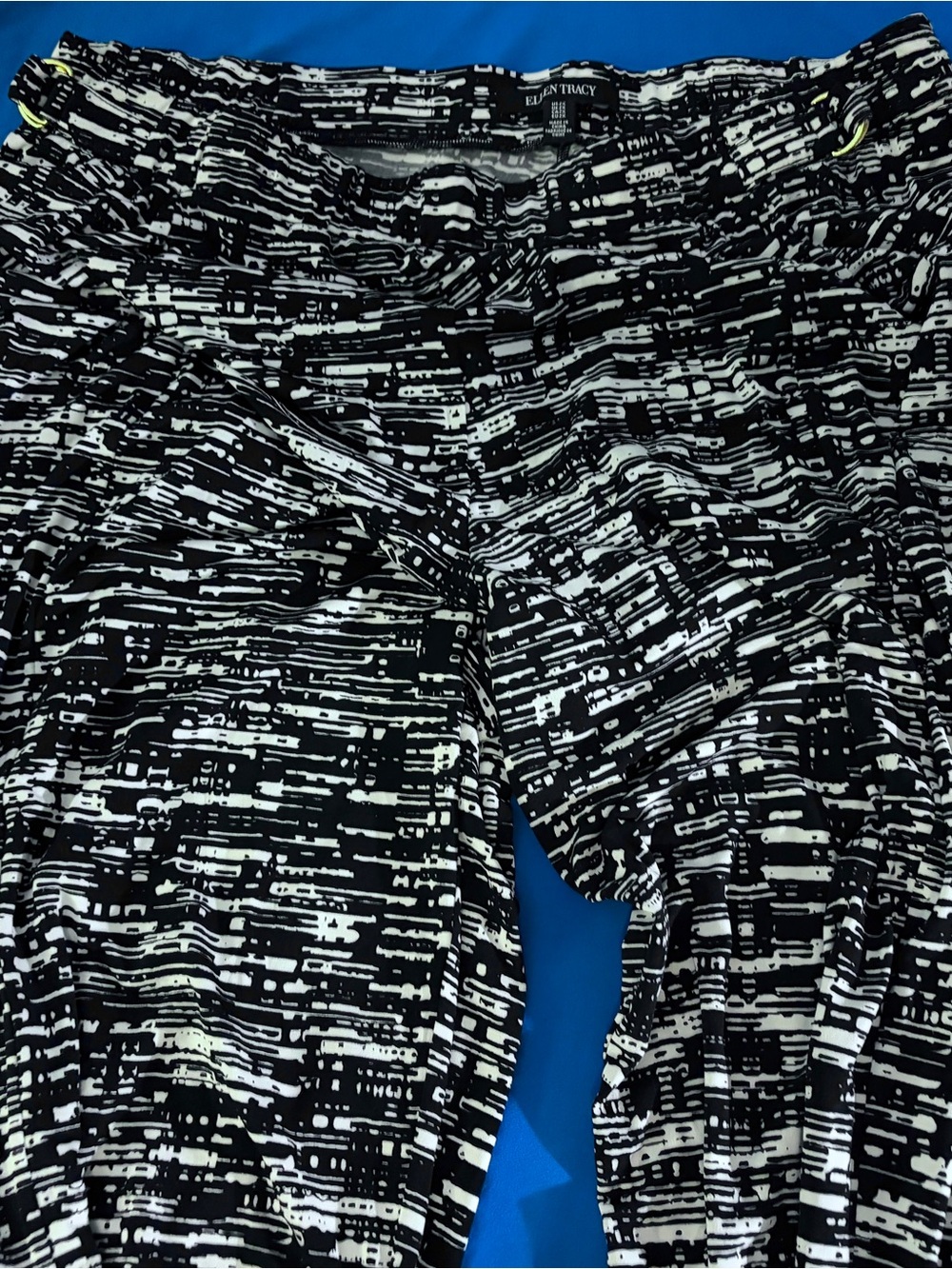 Ellen Tracy Black & White Abstract Print Ponte Pants